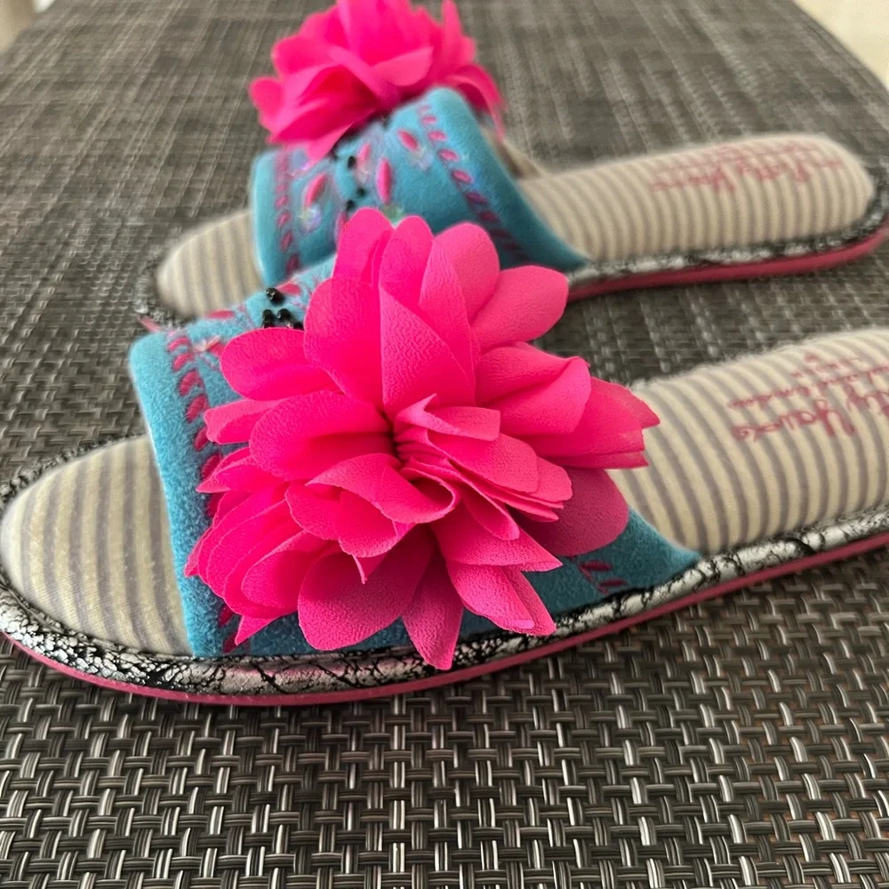 Pretty You London 🌸 Slippers 🌸 - Picture 3 of 5